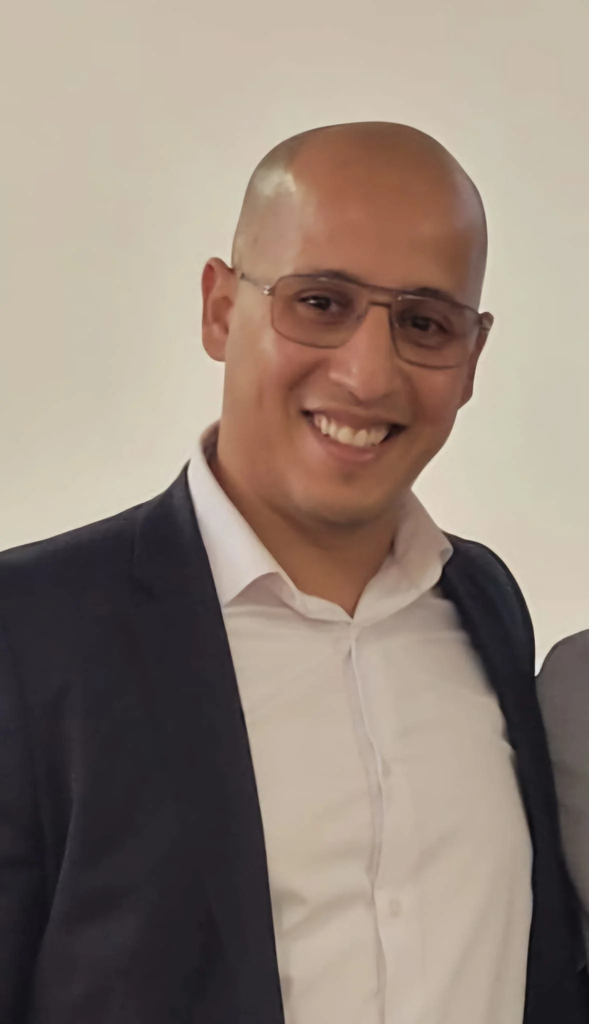 Dr Haroun Bouhali, chirurgien du membre supérieur à Évry