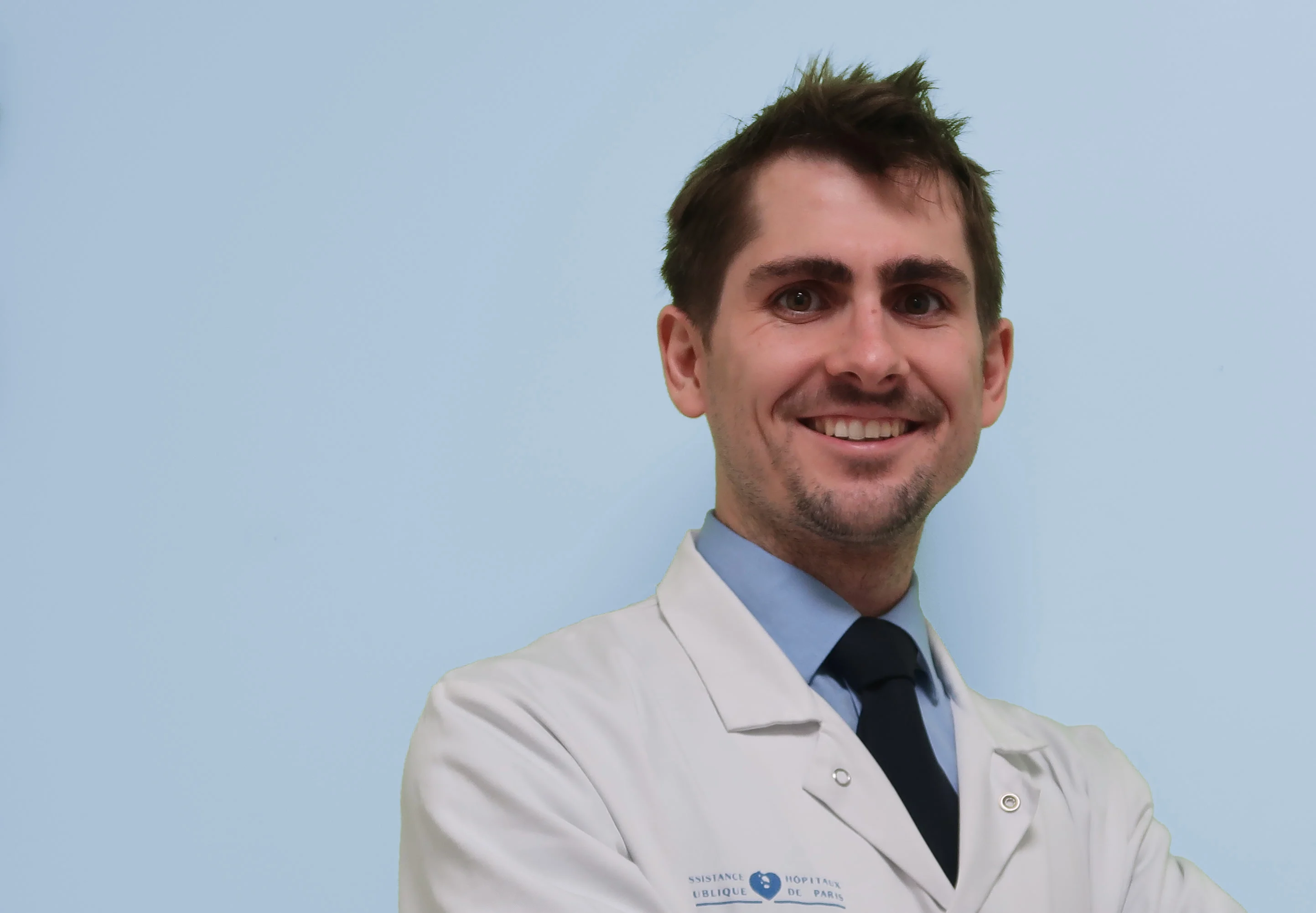 Dr Jules Descamps, chirurgien de l’épaule à l’hôpital Lariboisière, Paris